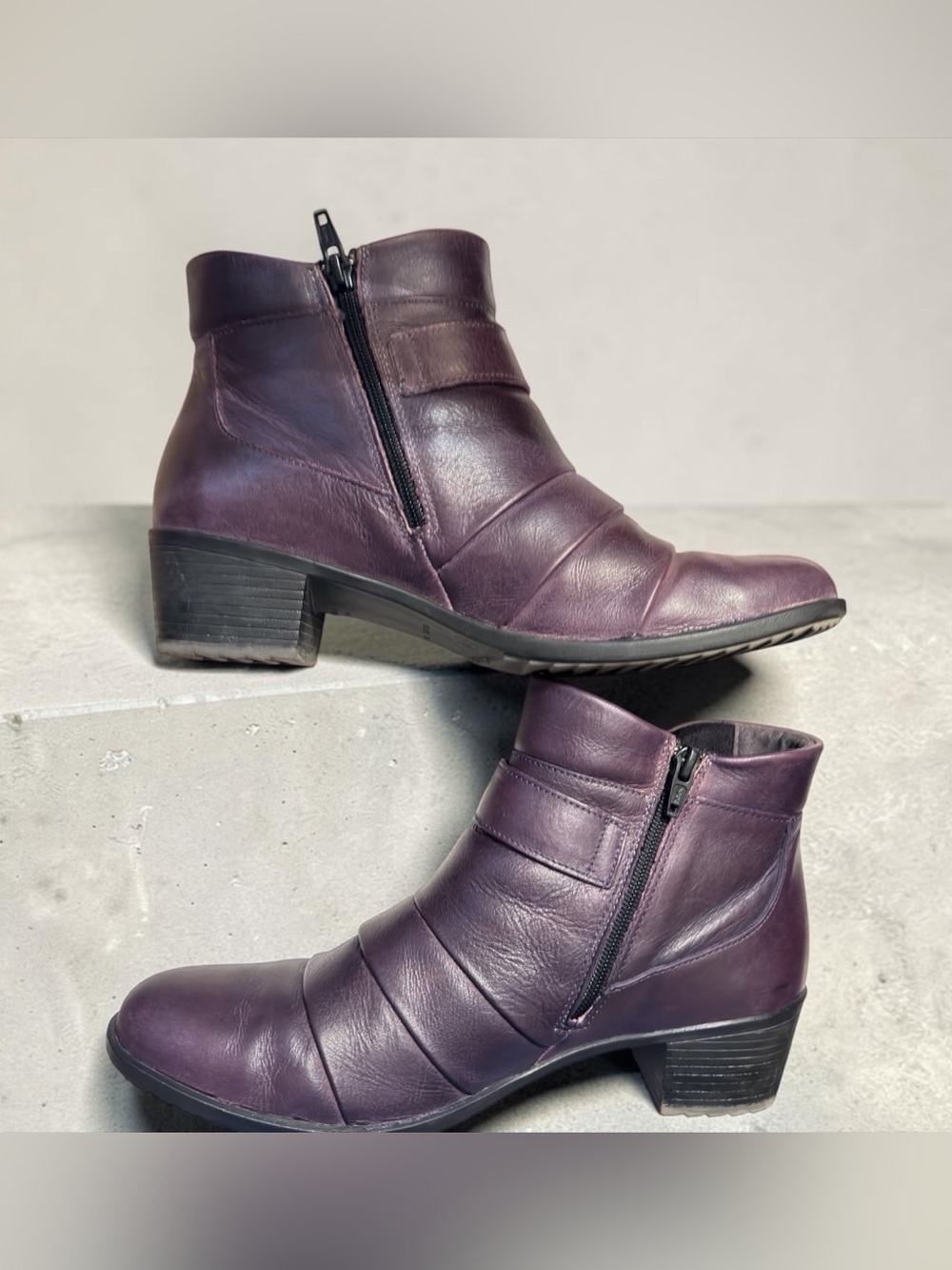 Suave Purple Leather Boot, Size 9.5